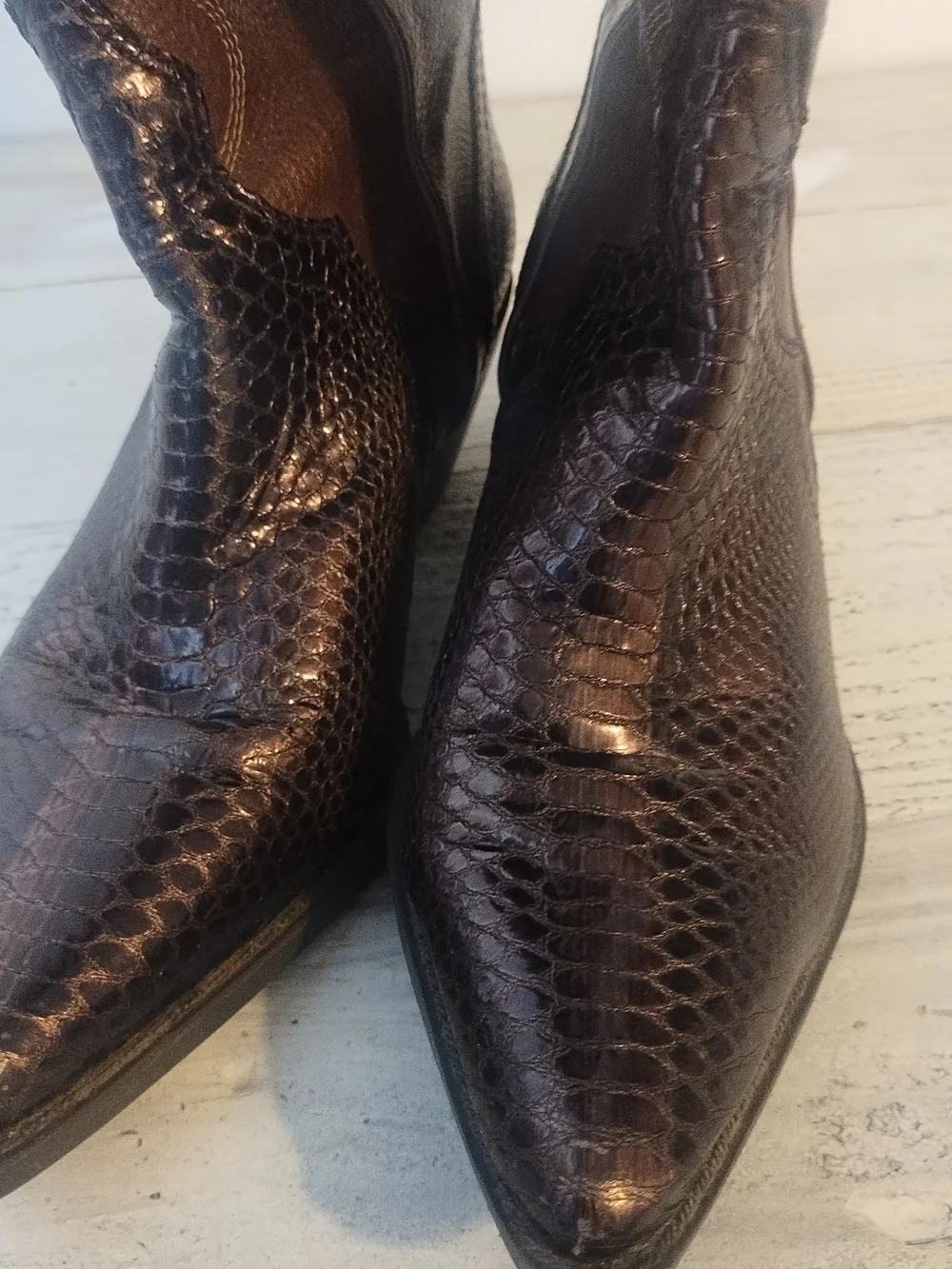 REBA mcentire cowboy boots wear on toes WOMENS SIZE 6 /leather